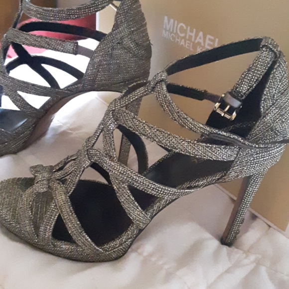 Heels - Picture 2 of 2